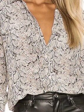 Equipment Femme 100% Silk Python Snake Print Slim Signature Shirt Small